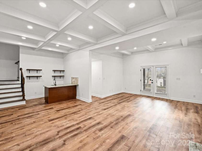 3453 Selwyn Avenue, Charlotte, NC 28209.  MLS# CAR4208971, YatesRealty ID 1060. Lower Level Bonus Room