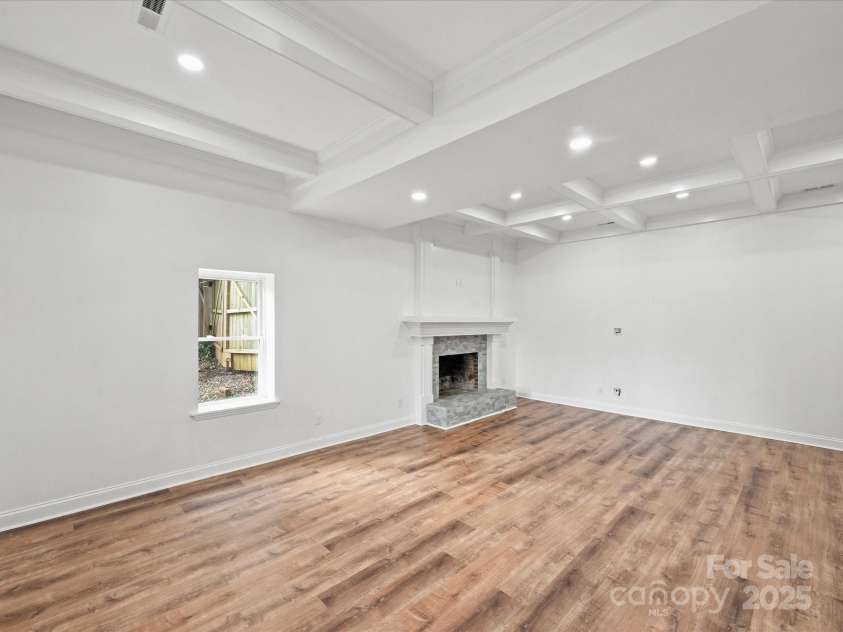 3453 Selwyn Avenue, Charlotte, NC 28209.  MLS# CAR4208971, YatesRealty ID 1060. Lower Level Bonus Room