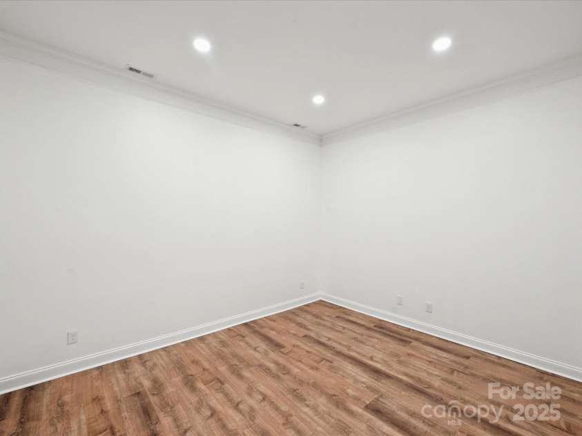 3453 Selwyn Avenue, Charlotte, NC 28209.  MLS# CAR4208971, YatesRealty ID 1060. Lower Level Flex Space