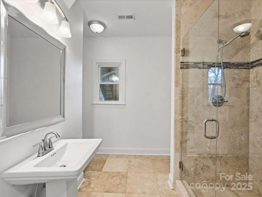 3453 Selwyn Avenue, Charlotte, NC 28209.  MLS# CAR4208971, YatesRealty ID 1060. Lower Level Full Bath