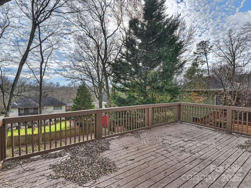 3453 Selwyn Avenue, Charlotte, NC 28209.  MLS# CAR4208971, YatesRealty ID 1060. Rear Deck