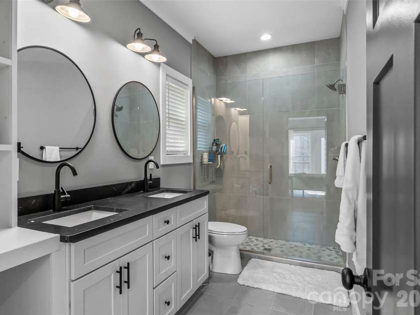 43 Clinchfield Gap Road, Marion, NC 28752.  MLS# CAR4338640, YatesRealty ID 1060. 