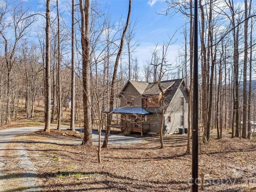 43 Clinchfield Gap Road, Marion, NC 28752.  MLS# CAR4338640, YatesRealty ID 1060. 