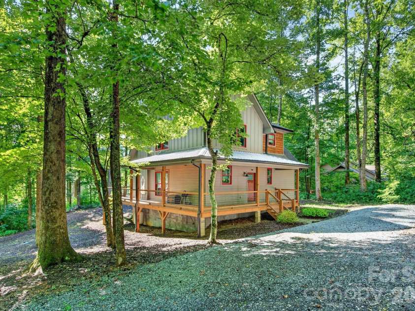 43 Clinchfield Gap Road, Marion, NC 28752.  MLS# CAR4411515, YatesRealty ID 1060. 