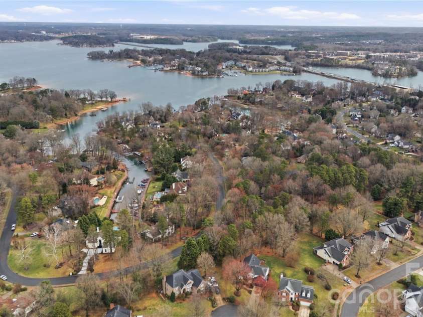 21428 John Pines Drive, Cornelius, NC 28031.  MLS# CAR4349491, YatesRealty ID 10602. 
