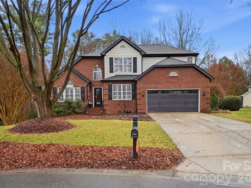 21428 John Pines Drive, Cornelius, NC 28031.  MLS# CAR4349491, YatesRealty ID 10602. 