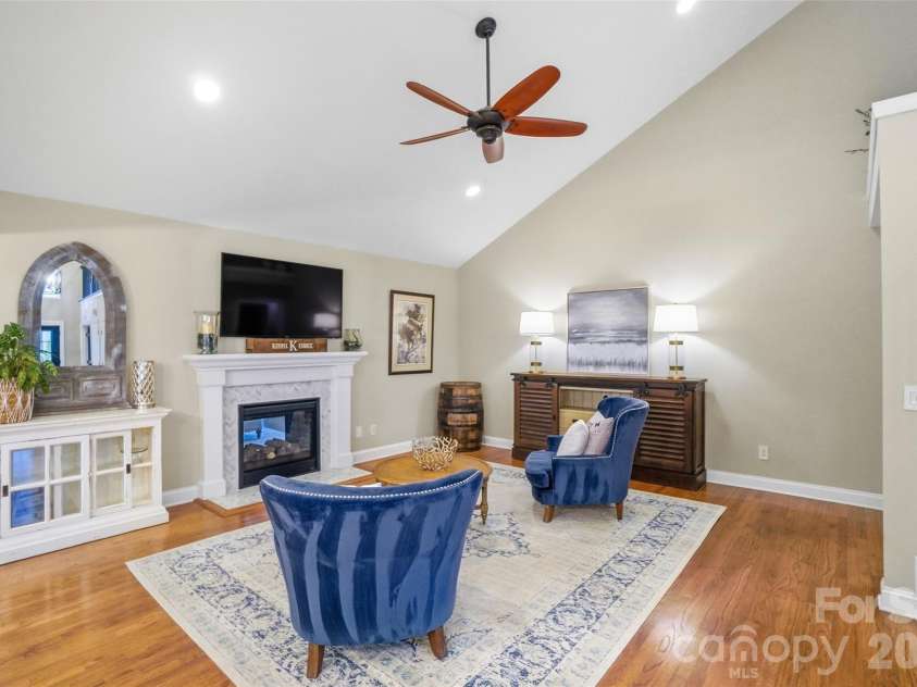21428 John Pines Drive, Cornelius, NC 28031.  MLS# CAR4349491, YatesRealty ID 10602. 