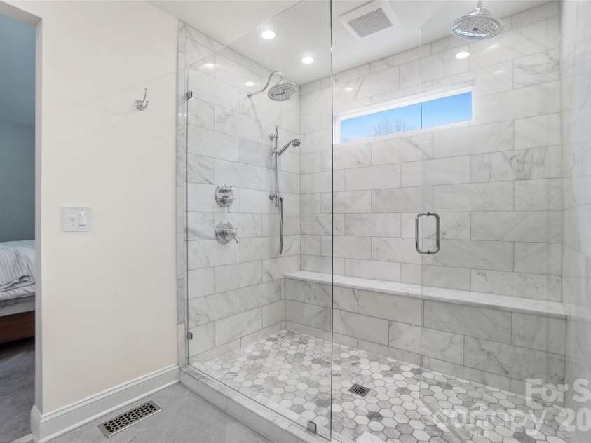 21428 John Pines Drive, Cornelius, NC 28031.  MLS# CAR4349491, YatesRealty ID 10602. 