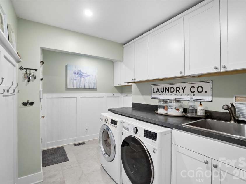 21428 John Pines Drive, Cornelius, NC 28031.  MLS# CAR4349491, YatesRealty ID 10602. 