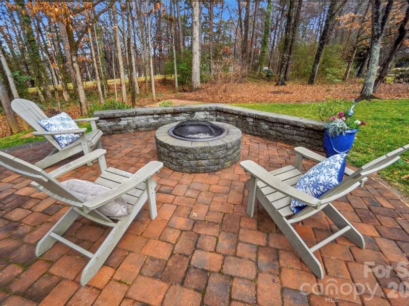 21428 John Pines Drive, Cornelius, NC 28031.  MLS# CAR4349491, YatesRealty ID 10602. 