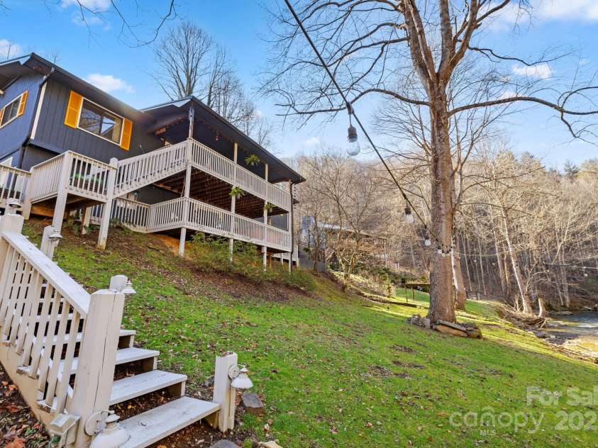 228 White Oak Road, Waynesville, NC 28785.  MLS# CAR4215162, YatesRealty ID 10603. 
