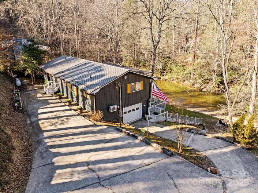 228 White Oak Road, Waynesville, NC 28785.  MLS# CAR4215162, YatesRealty ID 10603. 