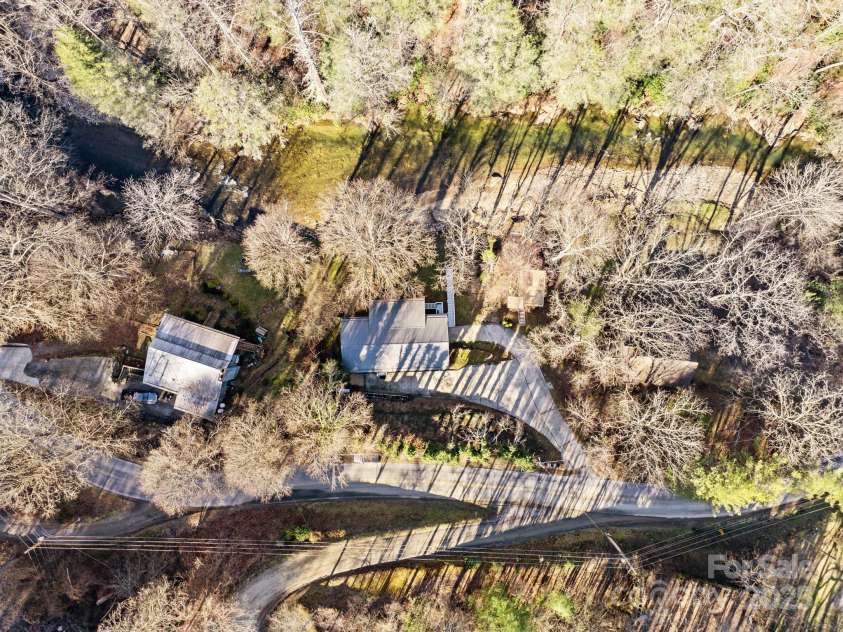228 White Oak Road, Waynesville, NC 28785.  MLS# CAR4215162, YatesRealty ID 10603. 