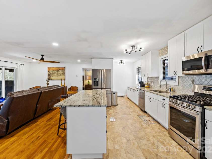 228 White Oak Road, Waynesville, NC 28785.  MLS# CAR4215162, YatesRealty ID 10603. Beautifully updated kitchen