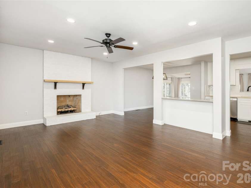 9 Justin Drive, Etowah, NC 28729.  MLS# CAR4363868, YatesRealty ID 10603. 
