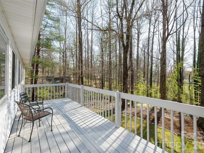 9 Justin Drive, Etowah, NC 28729.  MLS# CAR4363868, YatesRealty ID 10603. 