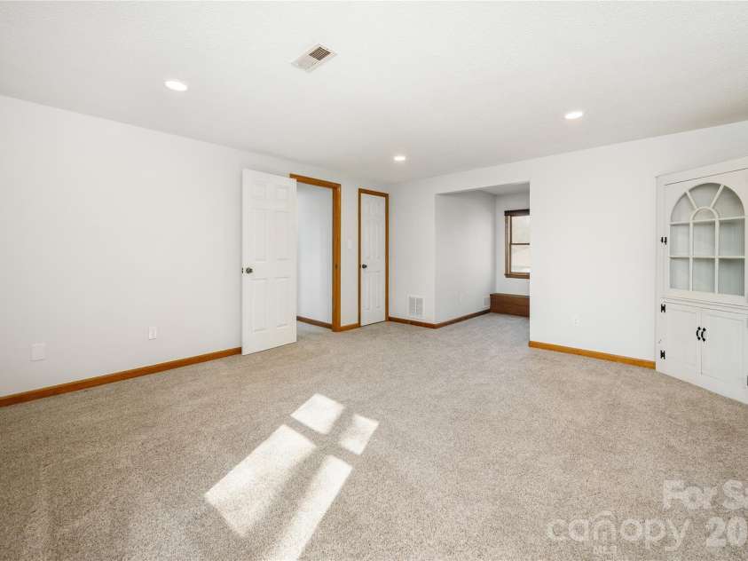9 Justin Drive, Etowah, NC 28729.  MLS# CAR4363868, YatesRealty ID 10603. 