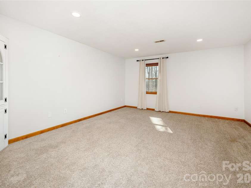 9 Justin Drive, Etowah, NC 28729.  MLS# CAR4363868, YatesRealty ID 10603. 