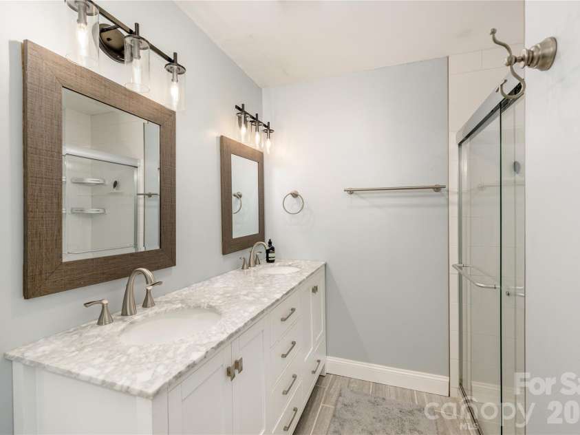 9 Justin Drive, Etowah, NC 28729.  MLS# CAR4363868, YatesRealty ID 10603. 