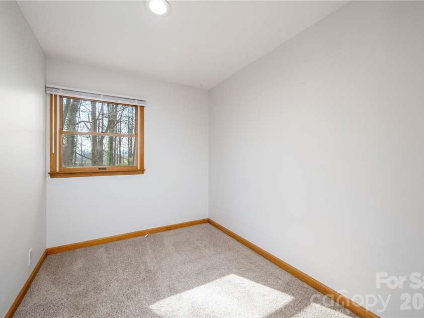 9 Justin Drive, Etowah, NC 28729.  MLS# CAR4363868, YatesRealty ID 10603. 