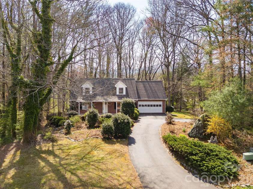 9 Justin Drive, Etowah, NC 28729.  MLS# CAR4363868, YatesRealty ID 10603. 