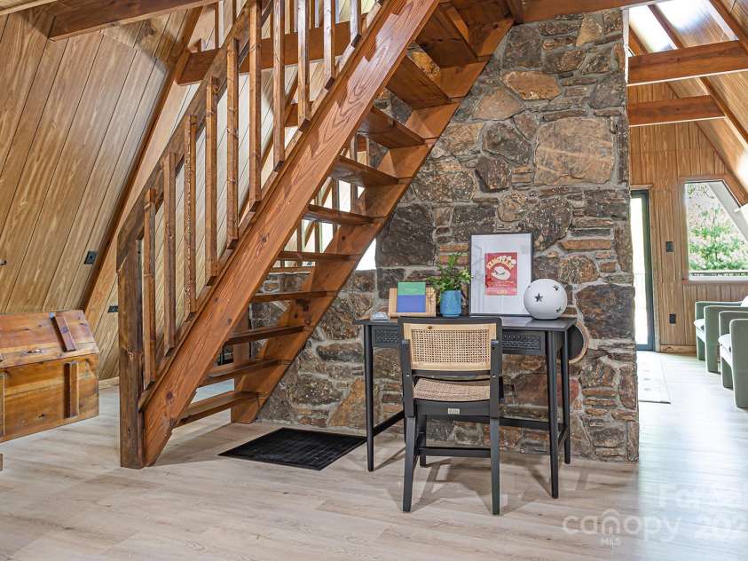 826 Shumont Road, Black Mountain, NC 28711.  MLS# CAR4239452, YatesRealty ID 10604. 