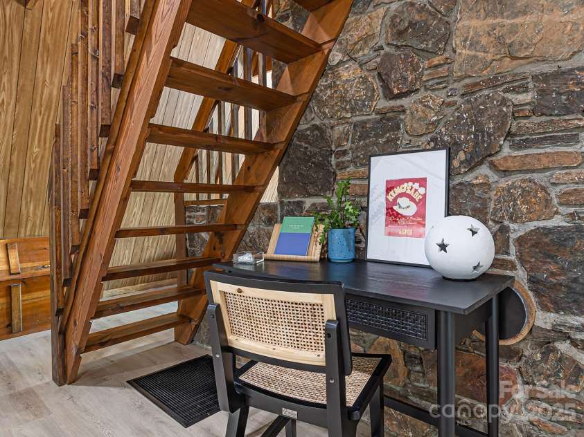 826 Shumont Road, Black Mountain, NC 28711.  MLS# CAR4239452, YatesRealty ID 10604. 