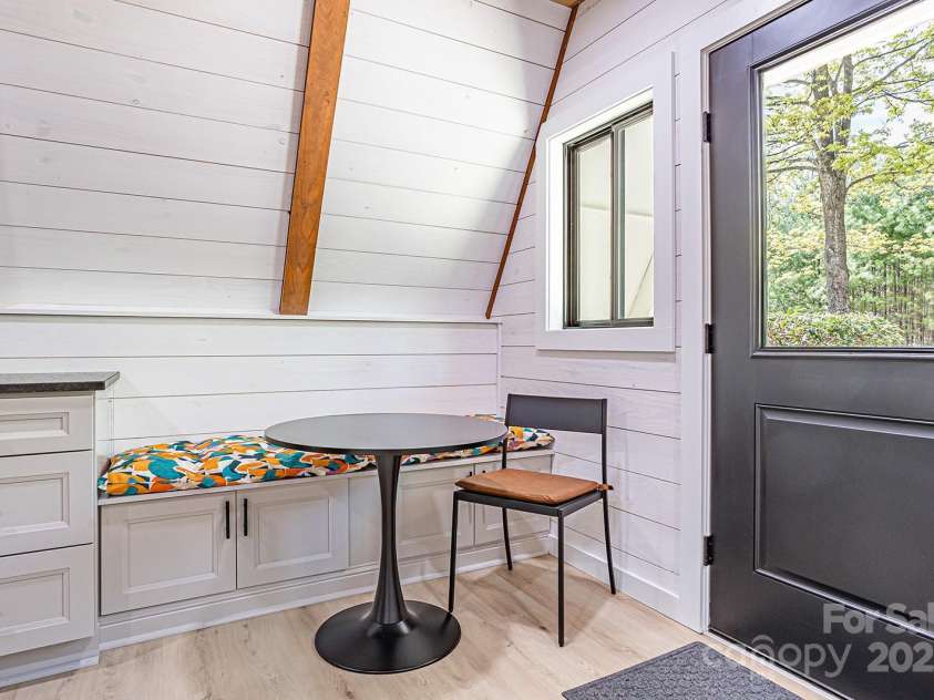 826 Shumont Road, Black Mountain, NC 28711.  MLS# CAR4239452, YatesRealty ID 10604. 