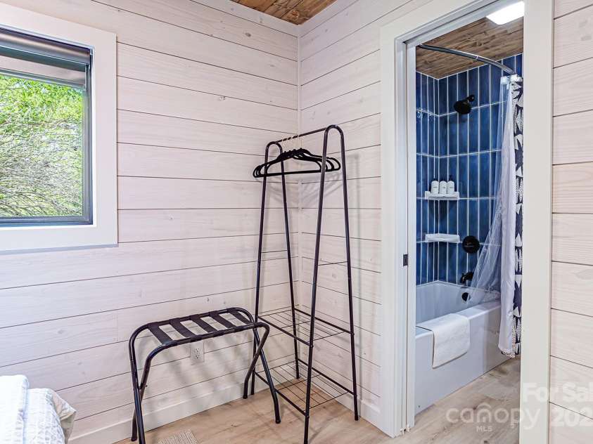 826 Shumont Road, Black Mountain, NC 28711.  MLS# CAR4239452, YatesRealty ID 10604. 