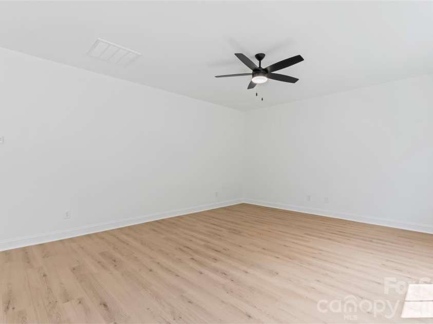 1305 Winged Way, Kannapolis, NC 28083.  MLS# CAR4295043, YatesRealty ID 10605. 
