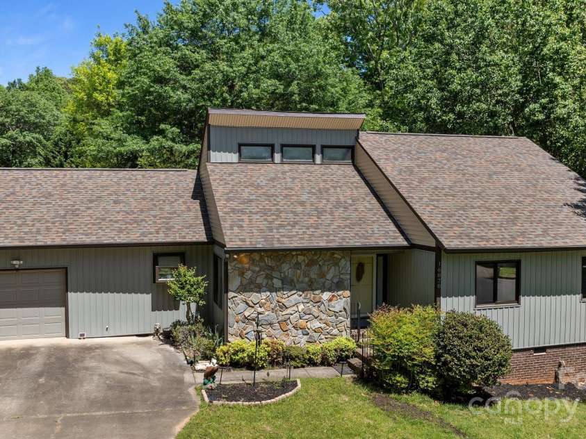 16070 Palawan Court, Tega Cay, SC 29708.  MLS# CAR4247112, YatesRealty ID 10606. 