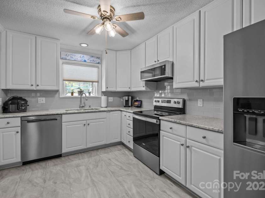 16070 Palawan Court, Tega Cay, SC 29708.  MLS# CAR4247112, YatesRealty ID 10606. 