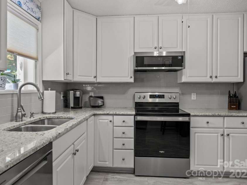 16070 Palawan Court, Tega Cay, SC 29708.  MLS# CAR4247112, YatesRealty ID 10606. 