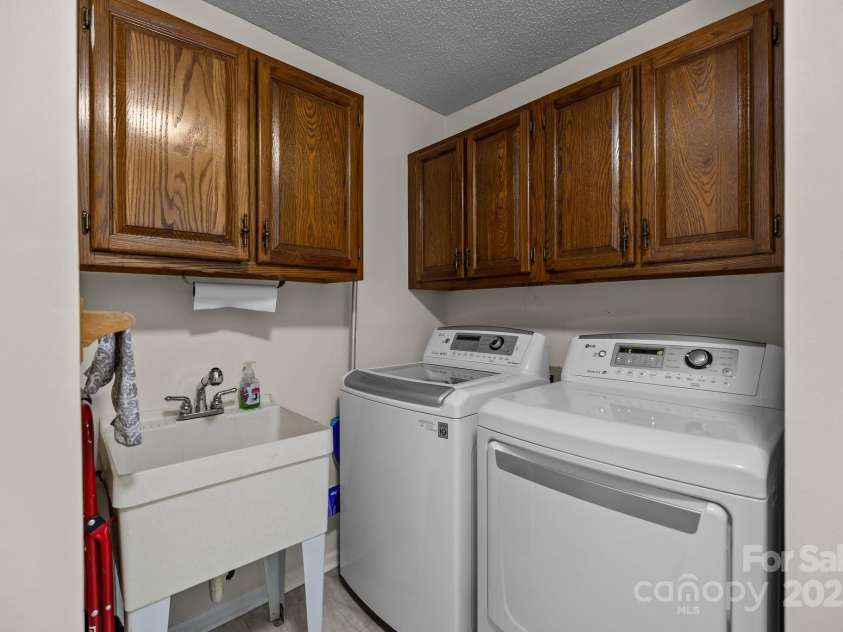 16070 Palawan Court, Tega Cay, SC 29708.  MLS# CAR4247112, YatesRealty ID 10606. 