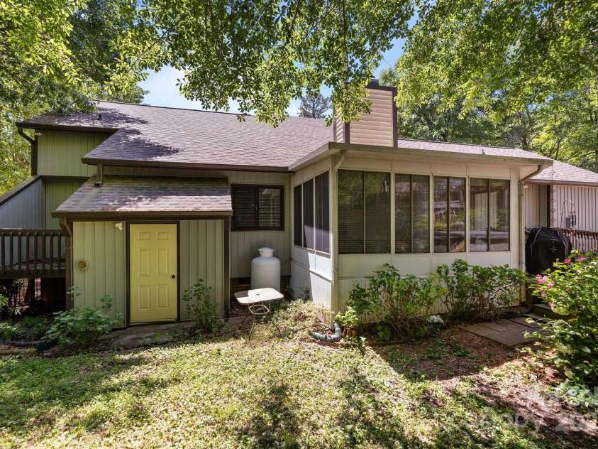 16070 Palawan Court, Tega Cay, SC 29708.  MLS# CAR4247112, YatesRealty ID 10606. 