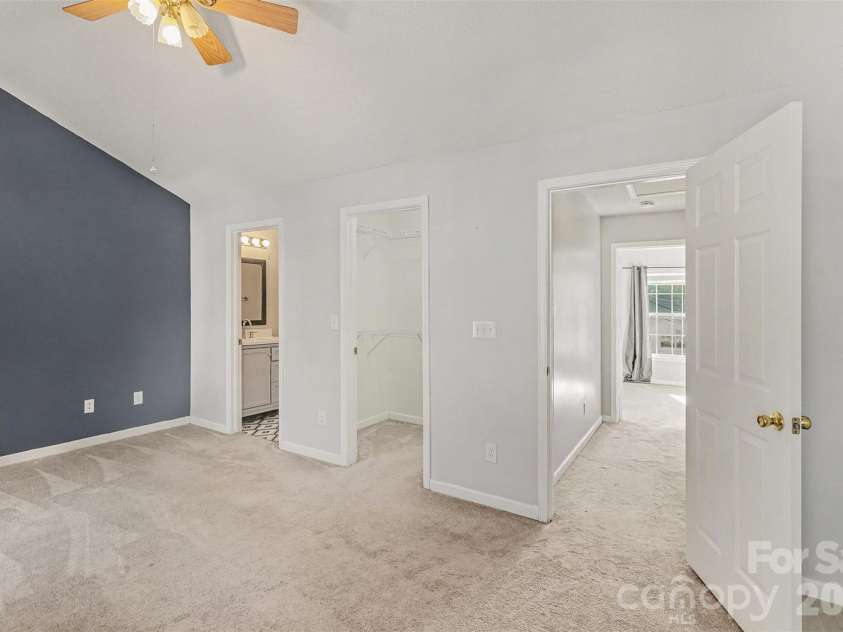 4557 Antelope Lane, Charlotte, NC 28269.  MLS# CAR4331221, YatesRealty ID 10606. 