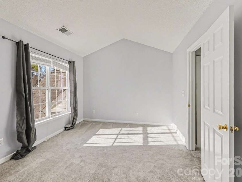 4557 Antelope Lane, Charlotte, NC 28269.  MLS# CAR4331221, YatesRealty ID 10606. 