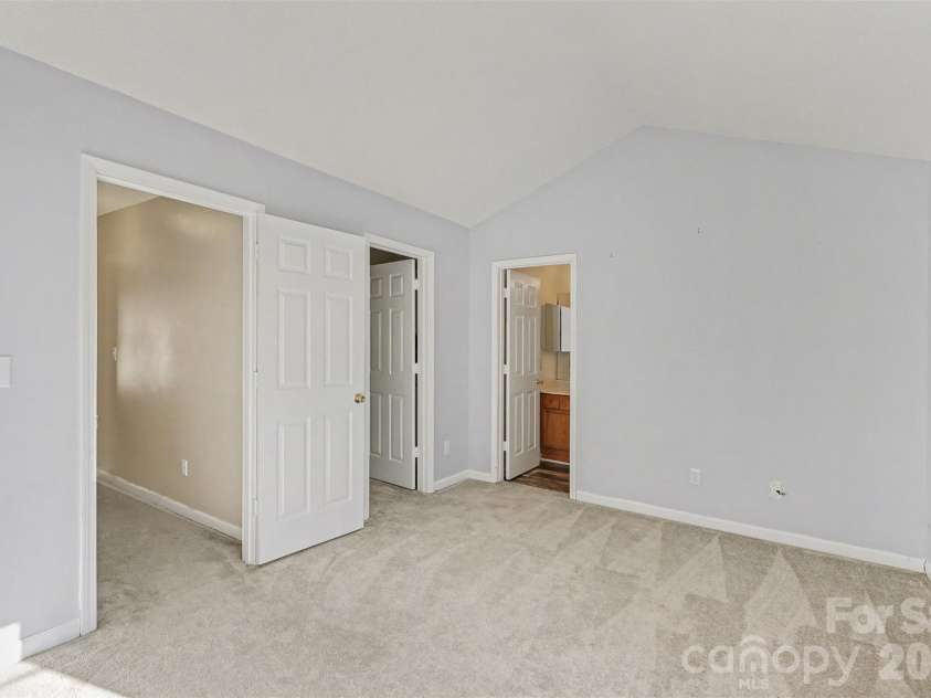 4557 Antelope Lane, Charlotte, NC 28269.  MLS# CAR4331221, YatesRealty ID 10606. 