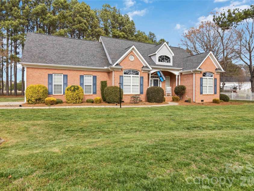 2140 Dolly Rose Drive, York, SC 29745.  MLS# CAR4352328, YatesRealty ID 10607. 