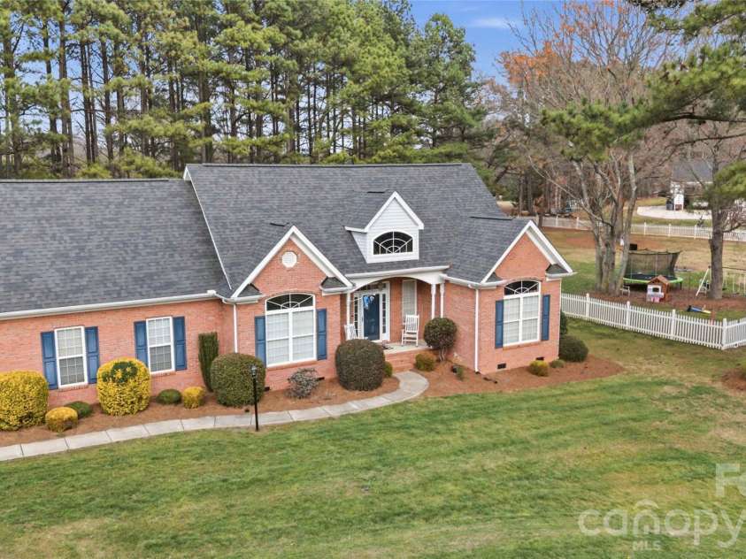 2140 Dolly Rose Drive, York, SC 29745.  MLS# CAR4352328, YatesRealty ID 10607. 