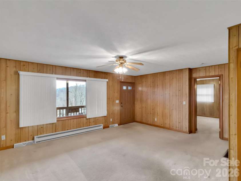 122 Vinewood Drive, Waynesville, NC 28786.  MLS# CAR4354915, YatesRealty ID 10608. 