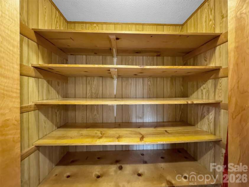 122 Vinewood Drive, Waynesville, NC 28786.  MLS# CAR4354915, YatesRealty ID 10608. 