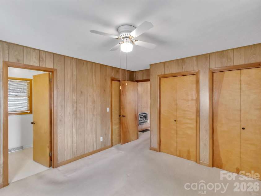 122 Vinewood Drive, Waynesville, NC 28786.  MLS# CAR4354915, YatesRealty ID 10608. 