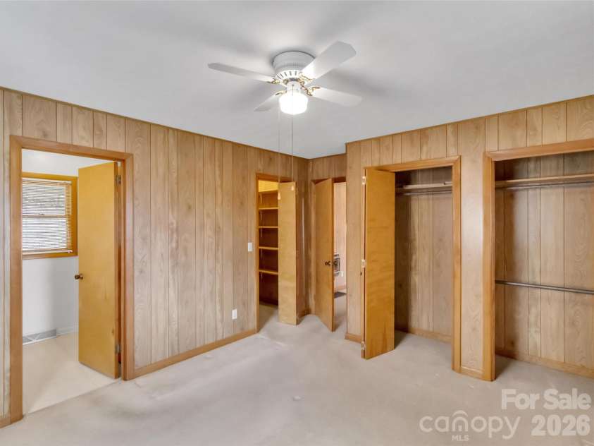 122 Vinewood Drive, Waynesville, NC 28786.  MLS# CAR4354915, YatesRealty ID 10608. 