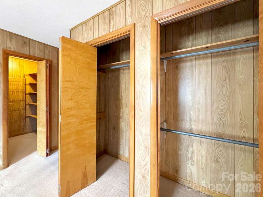 122 Vinewood Drive, Waynesville, NC 28786.  MLS# CAR4354915, YatesRealty ID 10608. 