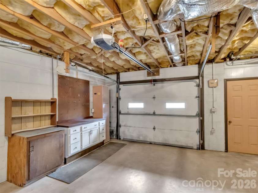 122 Vinewood Drive, Waynesville, NC 28786.  MLS# CAR4354915, YatesRealty ID 10608. 