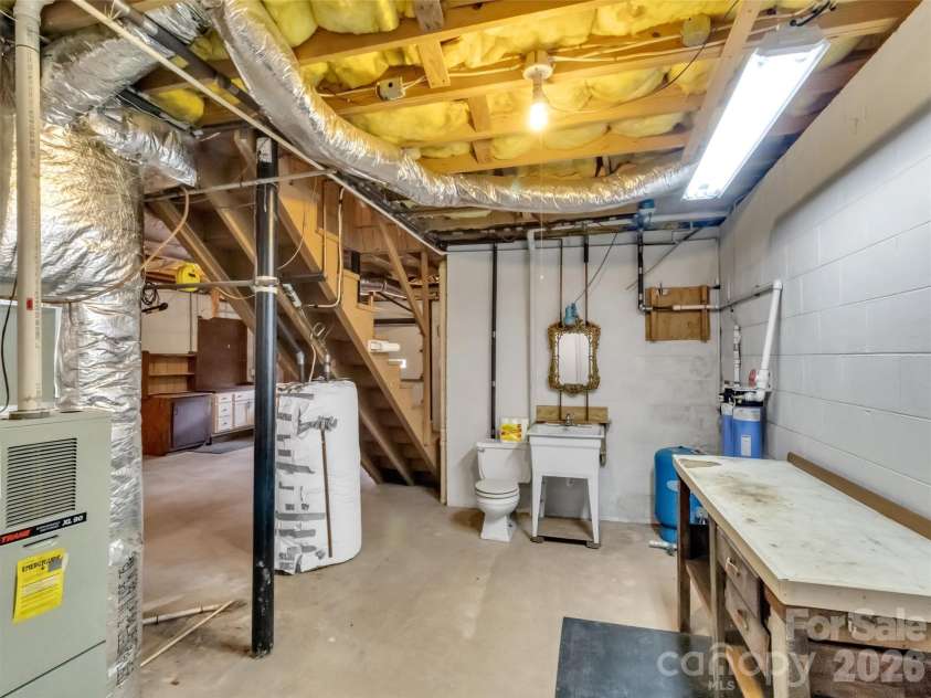 122 Vinewood Drive, Waynesville, NC 28786.  MLS# CAR4354915, YatesRealty ID 10608. 