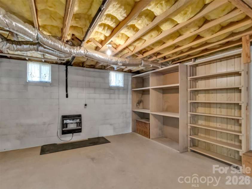 122 Vinewood Drive, Waynesville, NC 28786.  MLS# CAR4354915, YatesRealty ID 10608. 