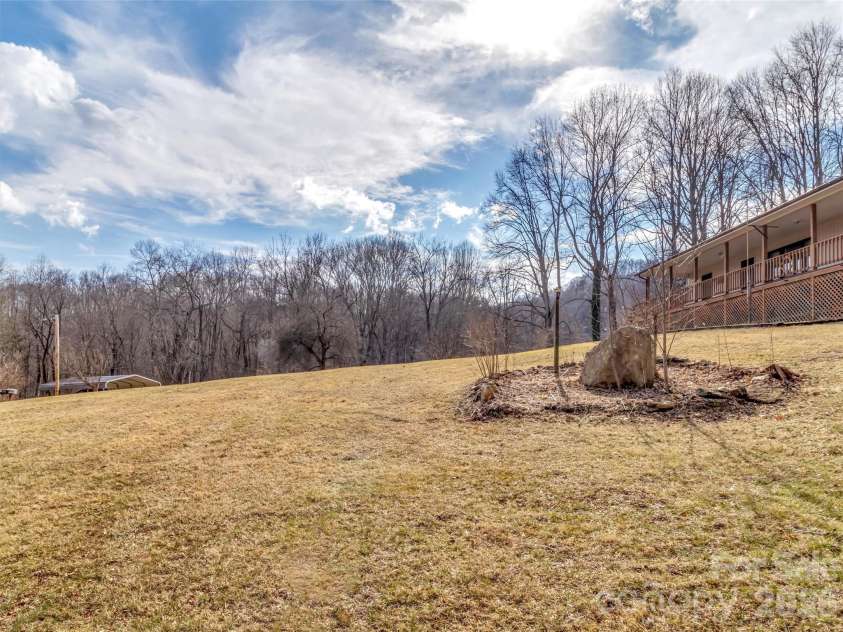 122 Vinewood Drive, Waynesville, NC 28786.  MLS# CAR4354915, YatesRealty ID 10608. 