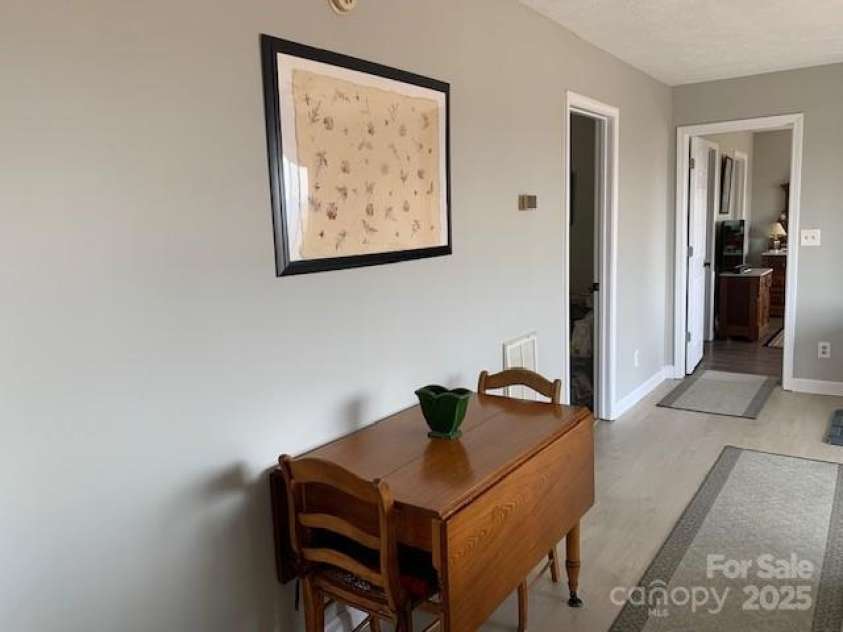 1474 HOLIDAY Drive, Hendersonville, NC 28739.  MLS# CAR4242849, YatesRealty ID 10609. 